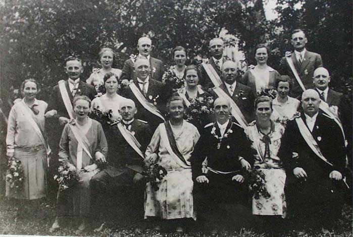 1928
