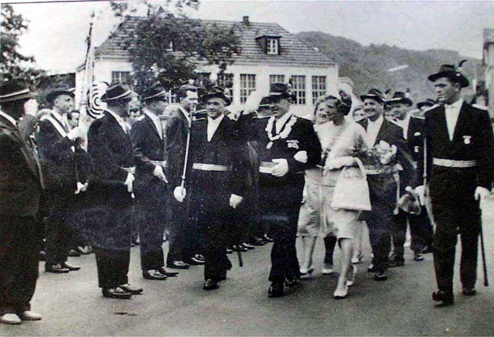 1964